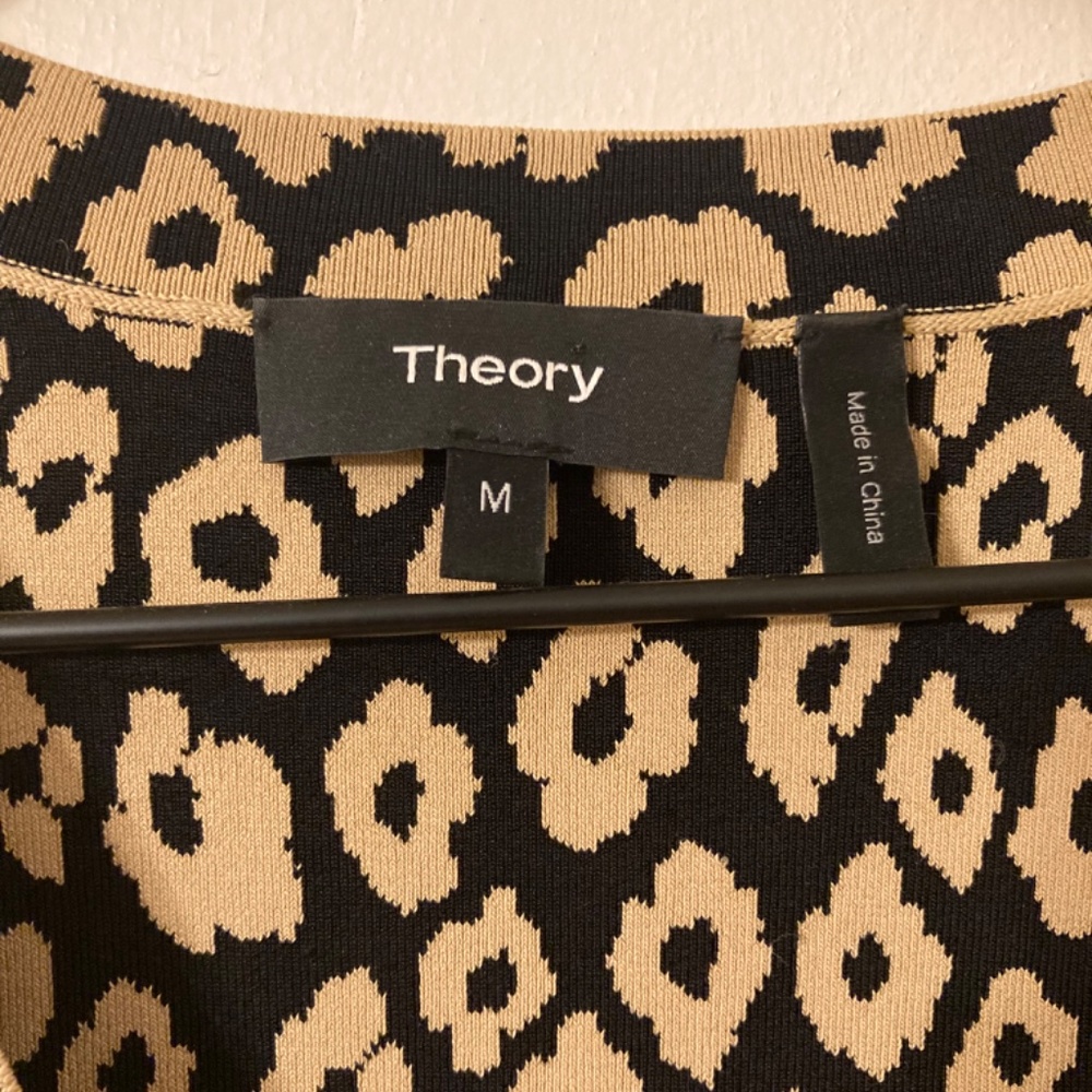 ✨ THEORY ✨ Cheetah Print Cardigan 🐆 Sz M 🐆 - Picture 3 of 5